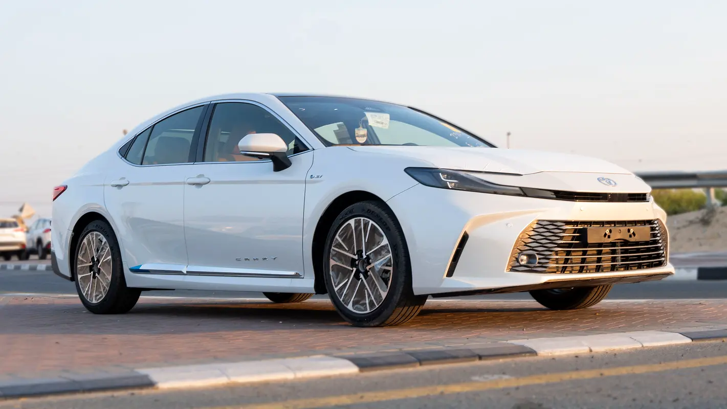 Toyota Camry Lumiere d'occasion à vendre à Dubai, livrable à Kinshasa
