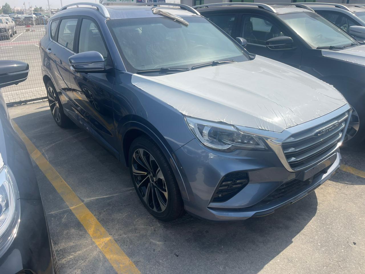 Jetour X70 d'occasion à vendre à Dubai, livrable à Kinshasa