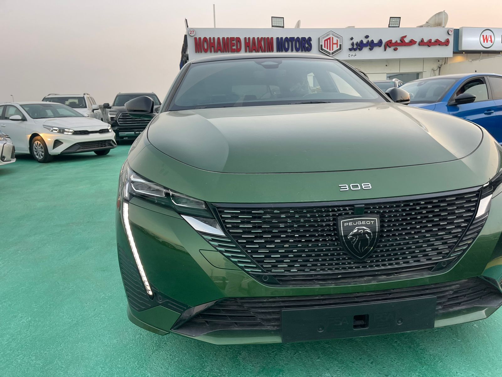 Peugeot 308 d'occasion à vendre à Dubai, livrable à Abidjan