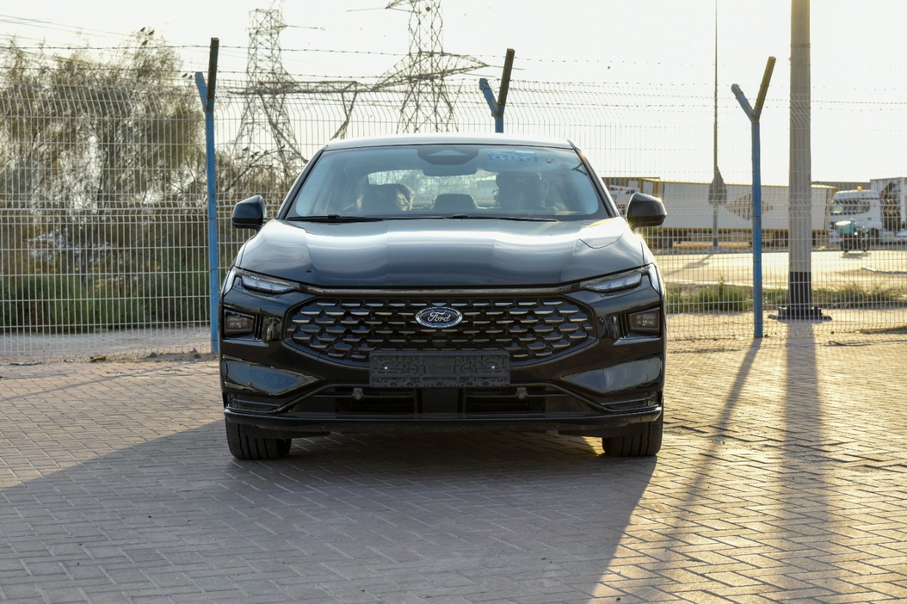 Ford Taurus d'occasion à vendre à Dubai, livrable à Douala