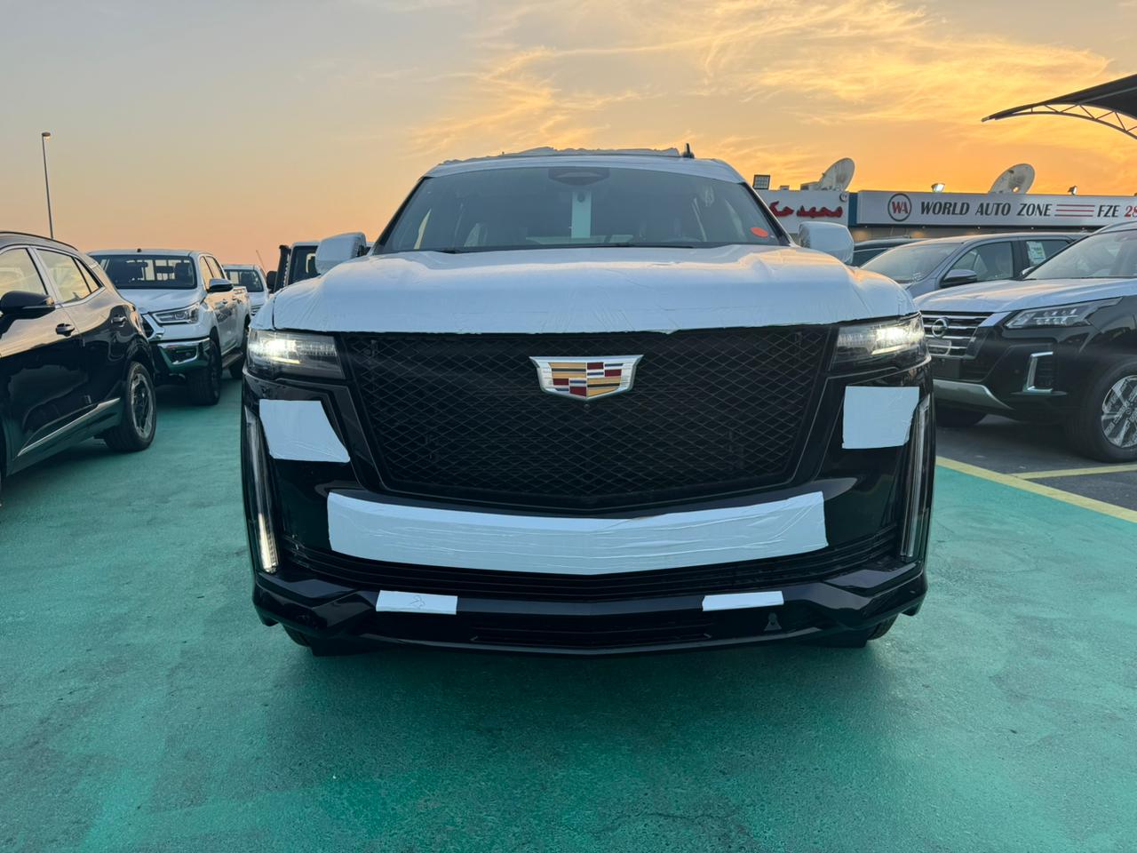 Cadillac escalade d'occasion à vendre à Dubai, livrable à Dakar