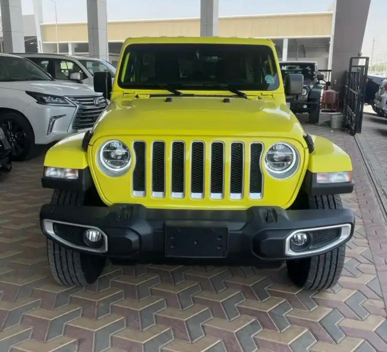 Jeep wrangler d'occasion à vendre à Dubai, livrable à Abidjan