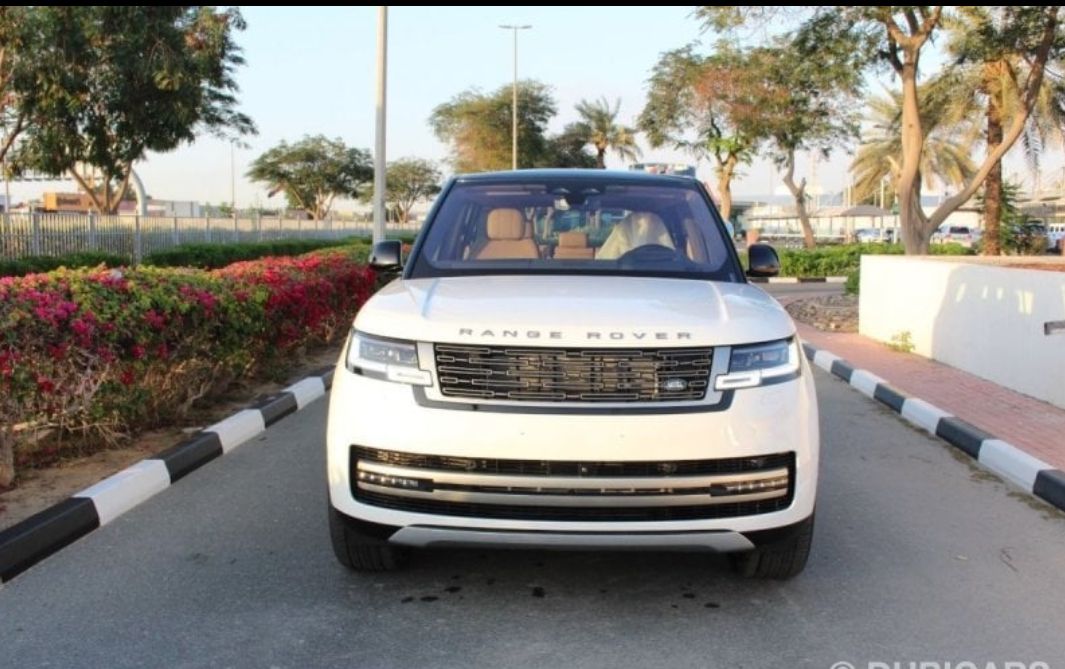 Land Rover Range rover d'occasion à vendre à Dubai, livrable à Abidjan