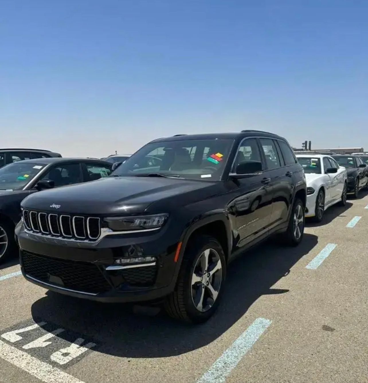 Jeep Grand Cherokee d'occasion à vendre à Dubai, livrable à Abidjan