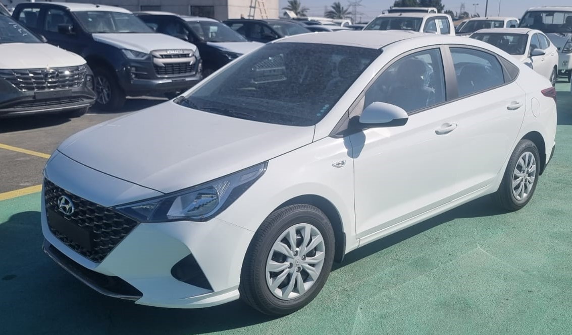 Hyundai Accent d'occasion à vendre à Dubai, livrable à Abidjan