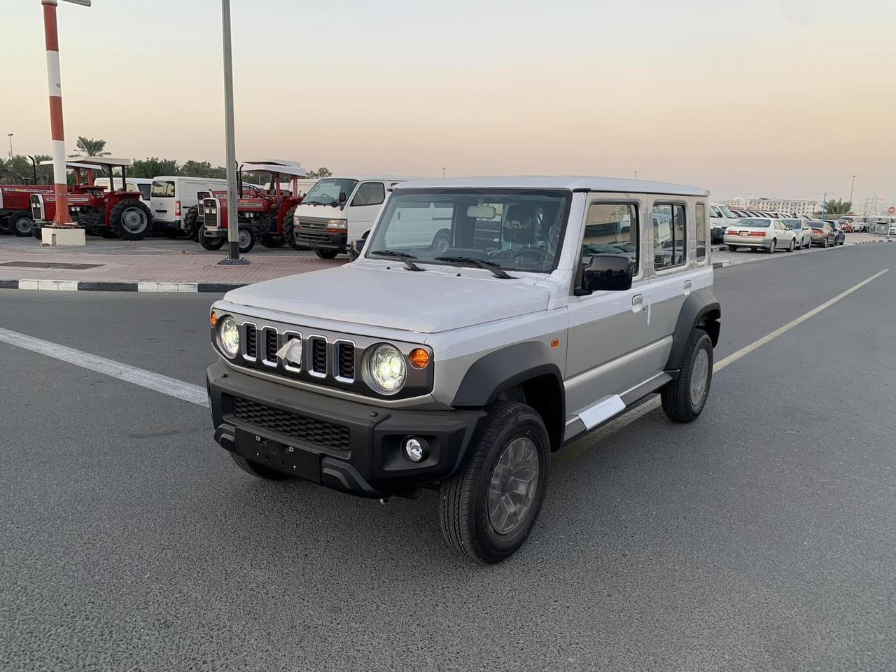 Suzuki jimny d'occasion à vendre à Dubai, livrable à Dakar