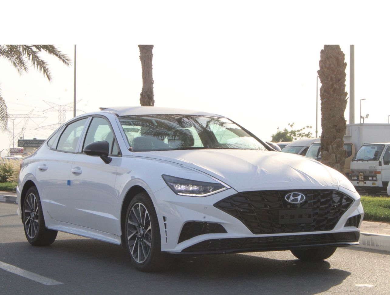 Hyundai Sonata d'occasion à vendre à Dubai, livrable à Abidjan