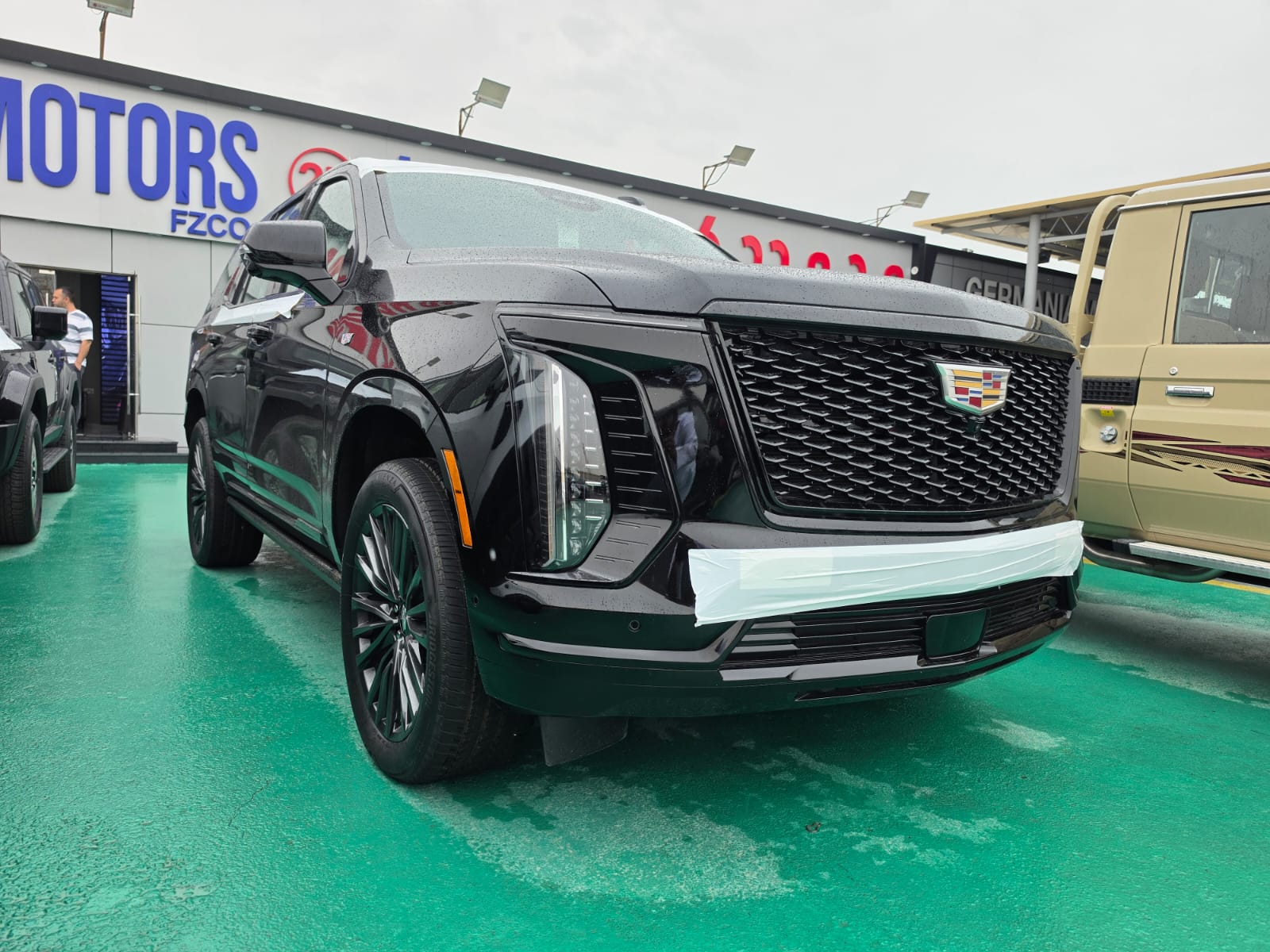 Cadillac escalade d'occasion à vendre à Dubai, livrable à Dakar