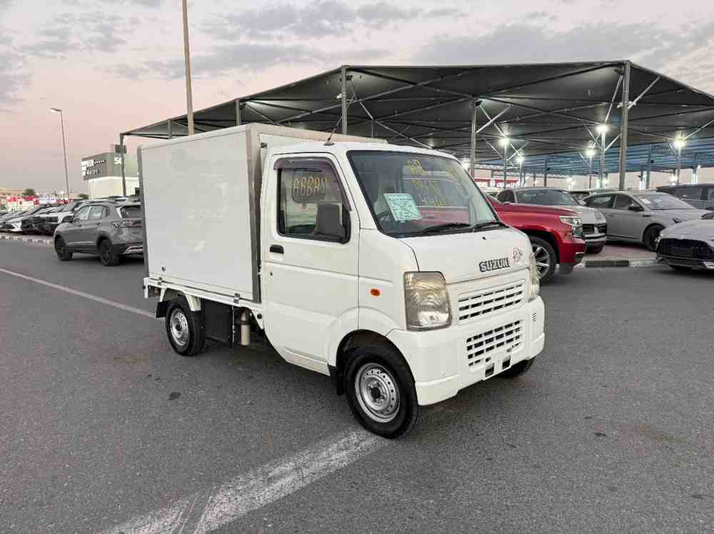 Suzuki CARRY FREEZER PICKUP d'occasion à vendre à Dubai, livrable à Dakar
