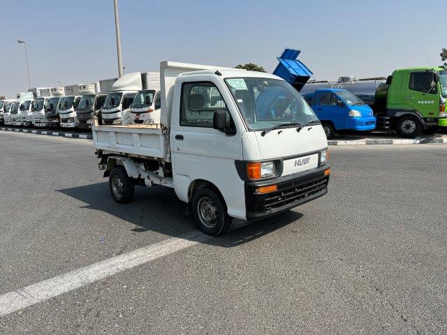 Daihatsu Truck d'occasion à vendre à Dubai, livrable à Kinshasa