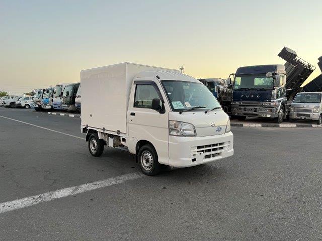 Daihatsu Truck d'occasion à vendre à Dubai, livrable à Kinshasa