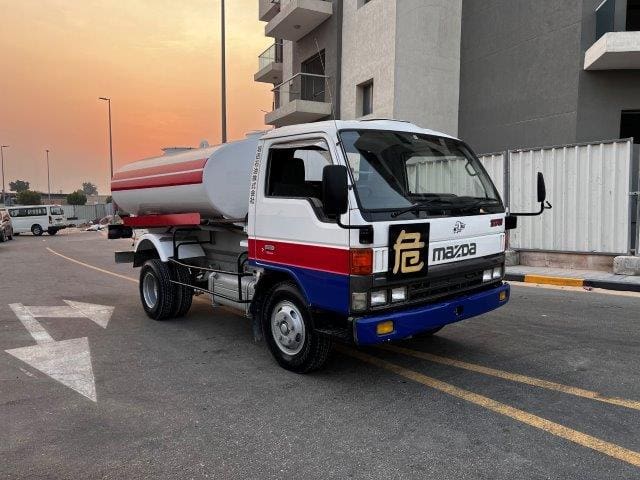 Mazda Titan d'occasion à vendre à Dubai, livrable à Abidjan