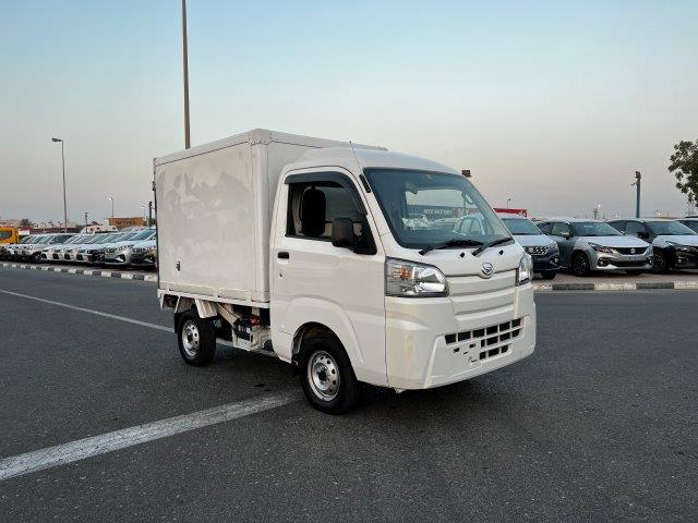 Daihatsu Hijet d'occasion à vendre à Dubai, livrable à Kinshasa