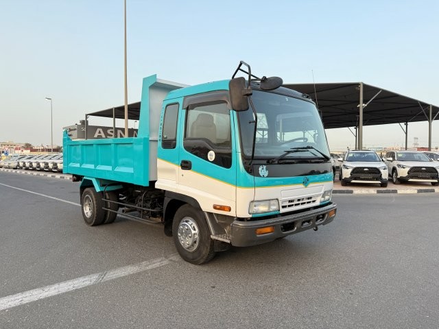 Isuzu Forward d'occasion à vendre à Dubai, livrable à Dakar