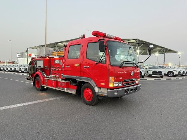 Mitsubishi Fuso Fire d'occasion à vendre à Dubai, livrable à Dakar
