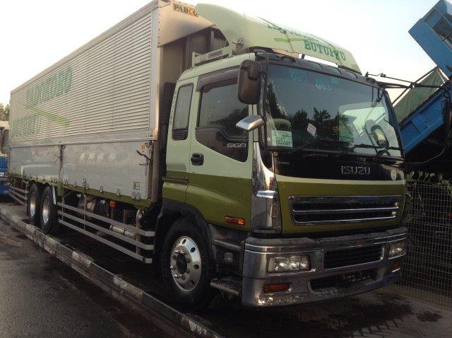 Isuzu Giga d'occasion à vendre à Dubai, livrable à Dakar