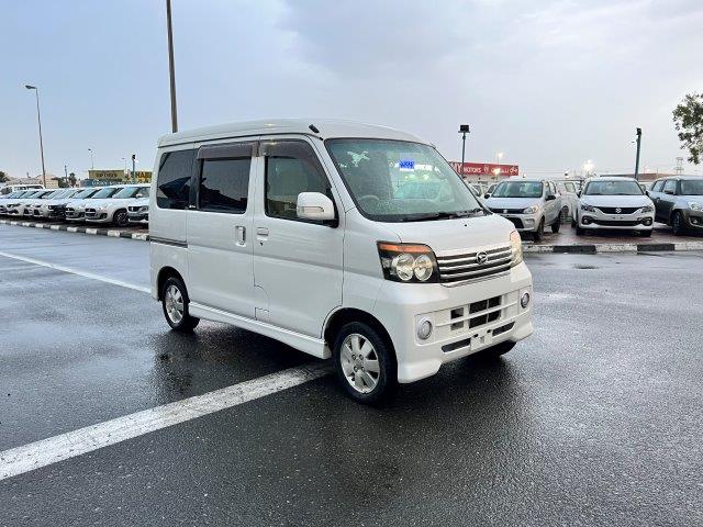 Daihatsu Atrai d'occasion à vendre à Dubai, livrable à Kinshasa