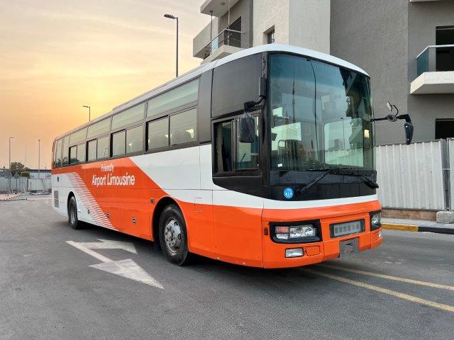 Nissan UD d'occasion à vendre à Dubai, livrable à Douala