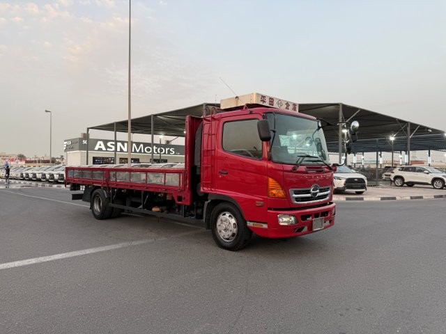 Hino RANGER d'occasion à vendre à Dubai, livrable à Kinshasa