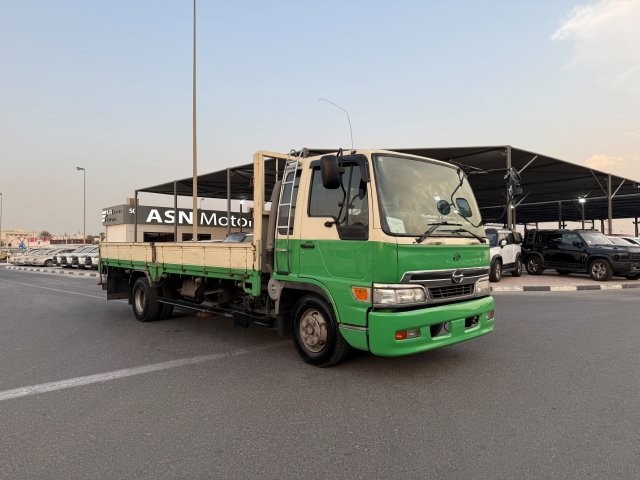 Hino RANGER d'occasion à vendre à Dubai, livrable à Kinshasa