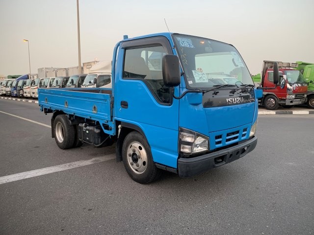 Isuzu ELF d'occasion à vendre à Dubai, livrable à Dakar