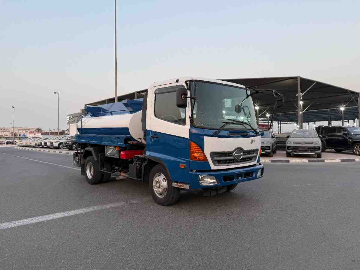 Hino RANGER d'occasion à vendre à Dubai, livrable à Kinshasa